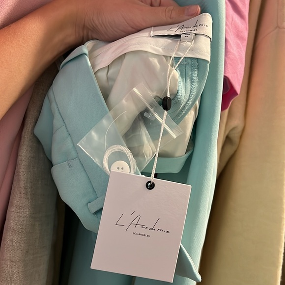 Brand new Ospen Notched Pant in Plein Air Blue
L'Academie - Picture 3 of 3